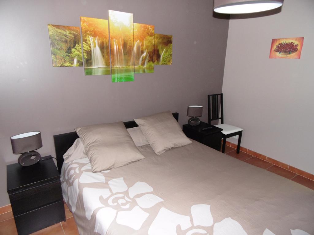 Les Terrasses De Valensole Bed and Breakfast Rum bild